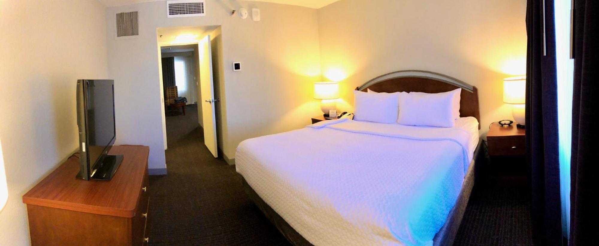 Crowne Plaza Suites Arlington By Ihg Exterior photo